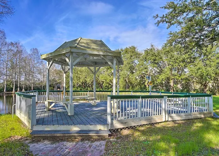 Idyllic Houma Vacation Rental On Shared Pond!