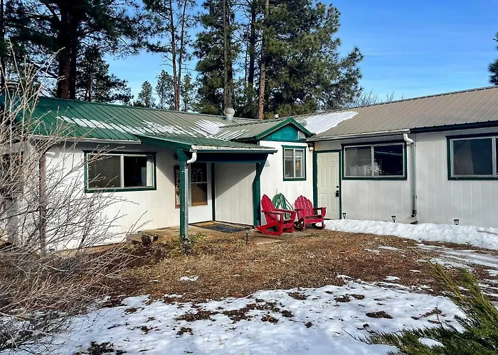 Near Fool Hollow Lake & Trails: Family Cabin