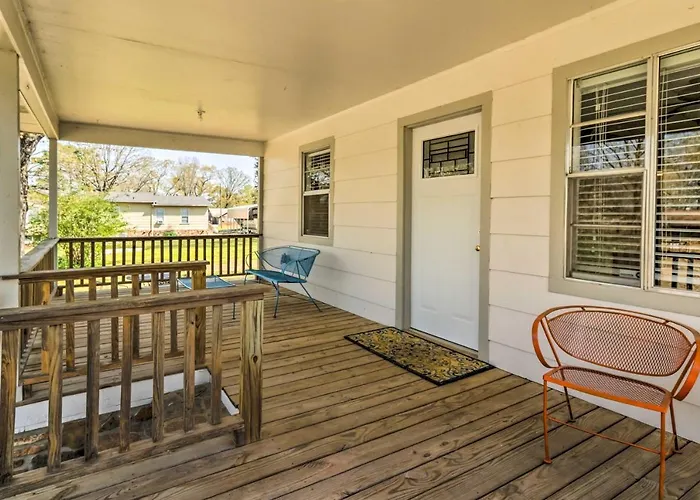 Charming Home W/ Porch: Walk To Greers Ferry Lake!