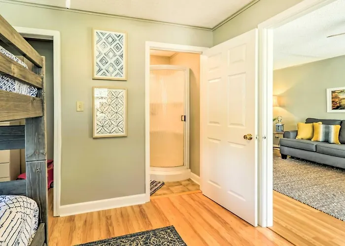 Charming Home W/ Porch: Walk To Greers Ferry Lake!