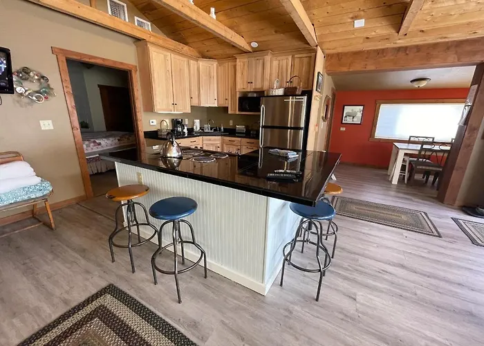 Stay Twin Lakes Cottage