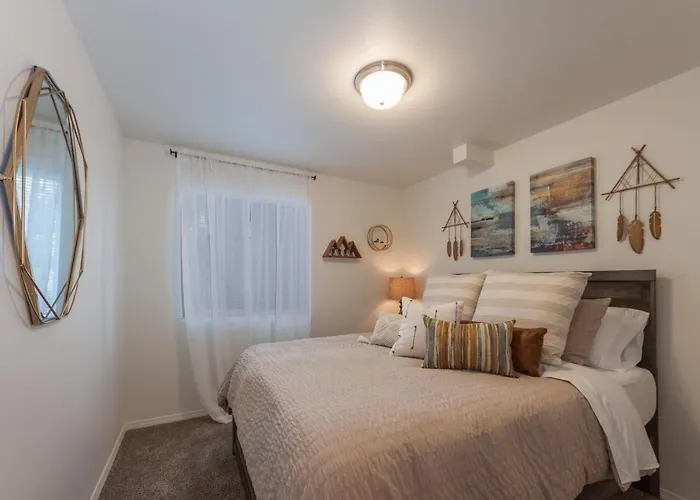 Modern And Stylish King Bed Wifi Free Parking