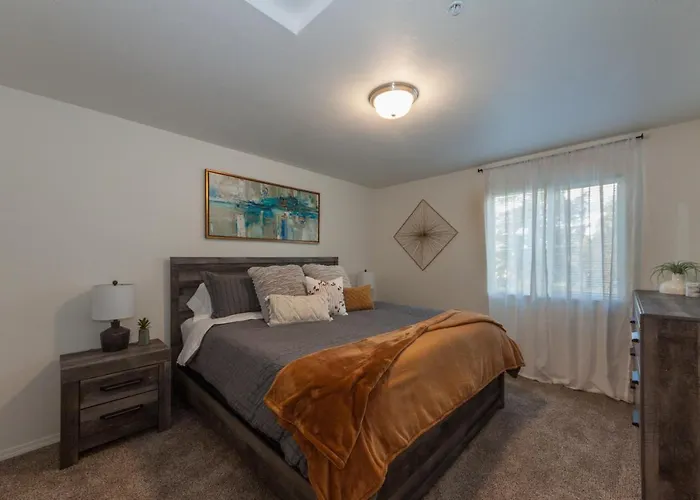 Modern And Stylish King Bed Wifi Free Parking