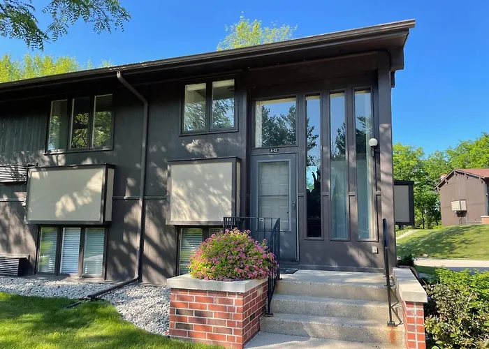 Newly Remodeled Mid-Century Modern Lake Condo