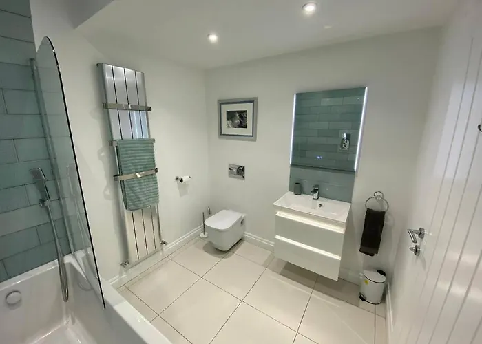 The Emslie Road Beach Flat