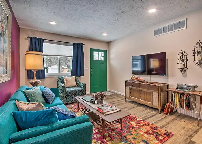 Ideally Located House - 9 Mi From Route 66!