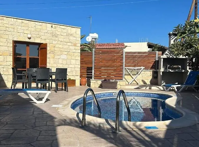 Fontana Traditional House