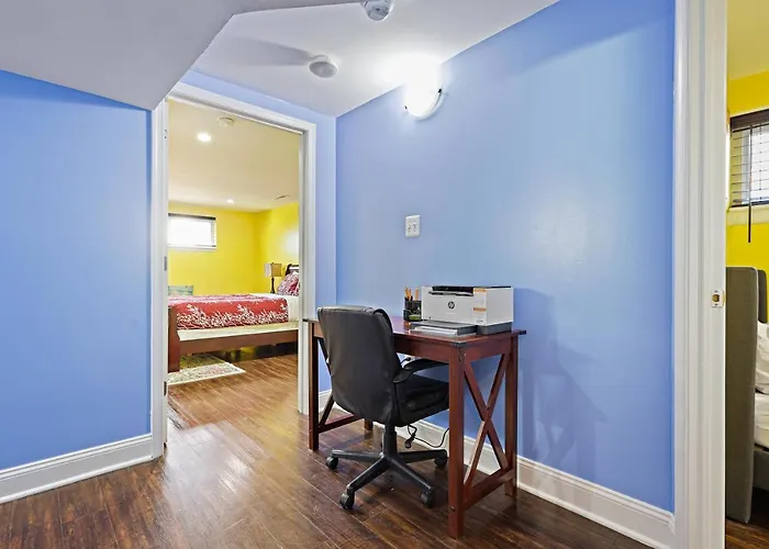 Beautiful 2 Bedroom 1 Bath Unit
