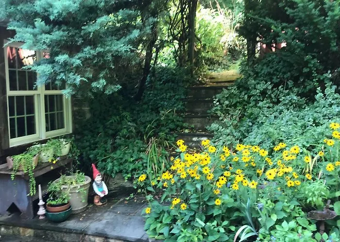 Lock Keepers Cottage On C&O Canal/Potomac River