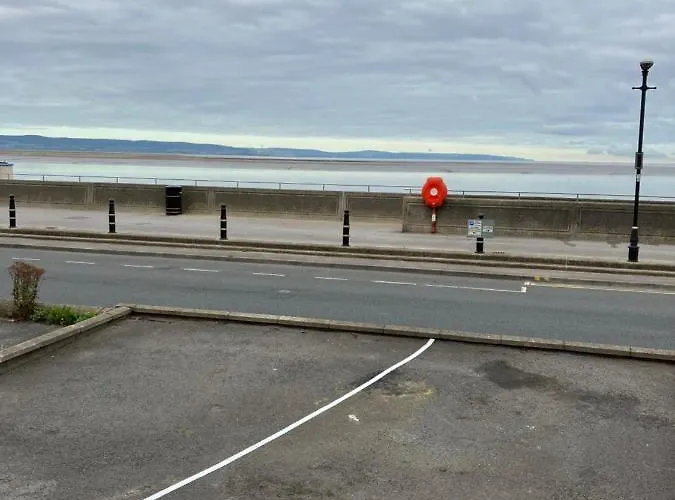 Lovely Family Seafront Property In Burnham-On-Sea