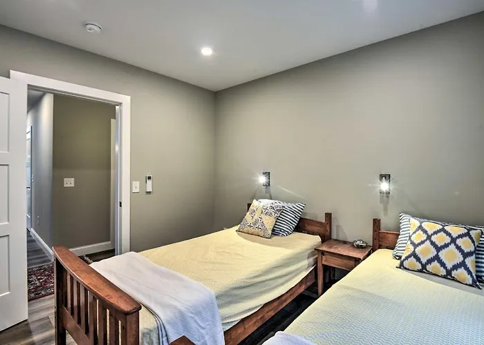 Modern Francestown Retreat On Scobie Pond!