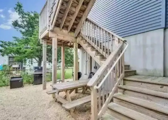 The Boathouse- 2 Apartments In 1 With Game Room!
