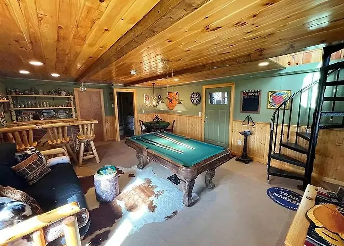 Close To Skiing And Hiking, Walk To Main Street