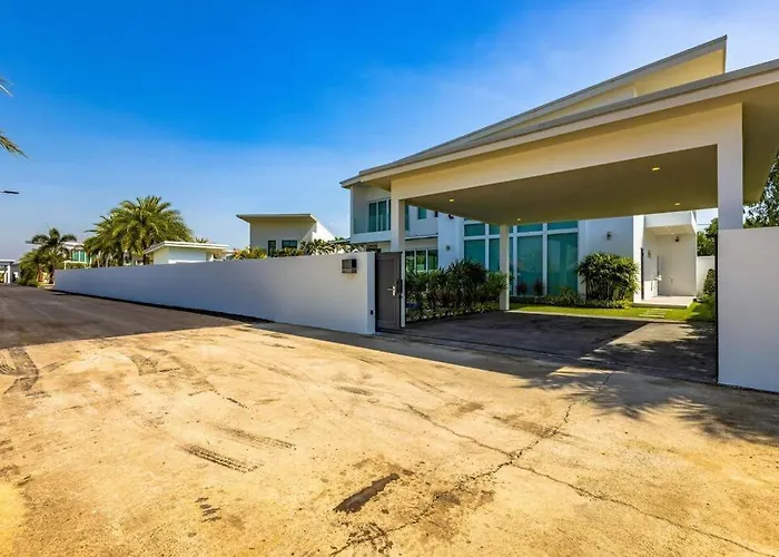 Modern 3 Bedroom Pool Villa Pg19