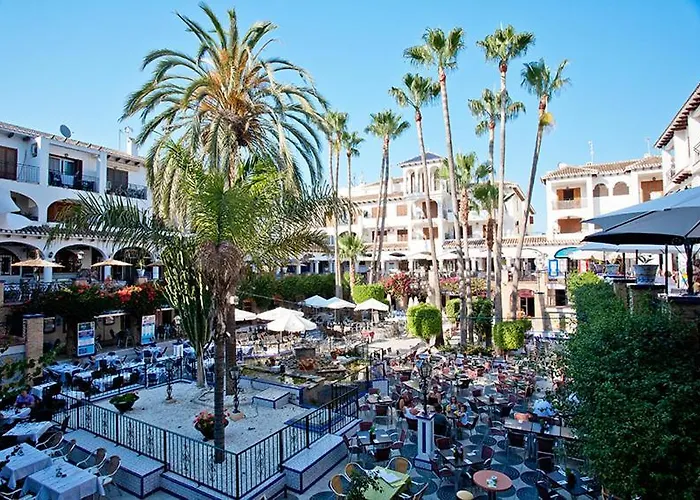 Luxury Large 2 Bedroom Apartment 10 Min Walk To Villamartin Plaza