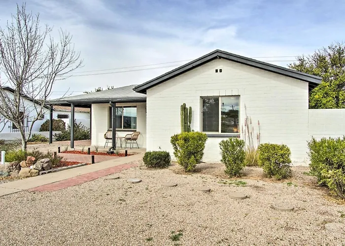Lovely Tucson Home ~ Walk To Reid Park Zoo!
