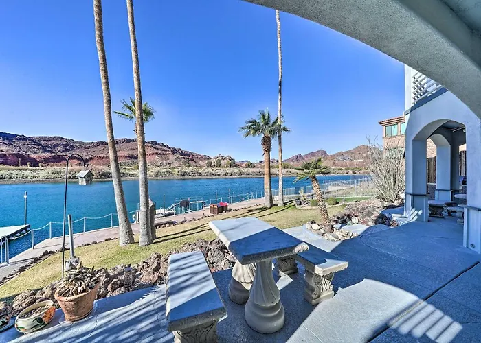 Spacious Parker House On The Colorado River!