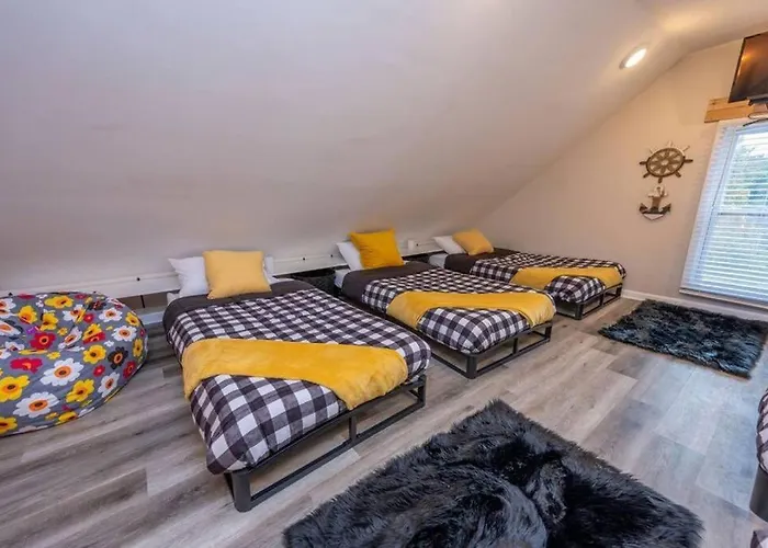 Family Beach Retreat W/Fun Loft Space, Firepit