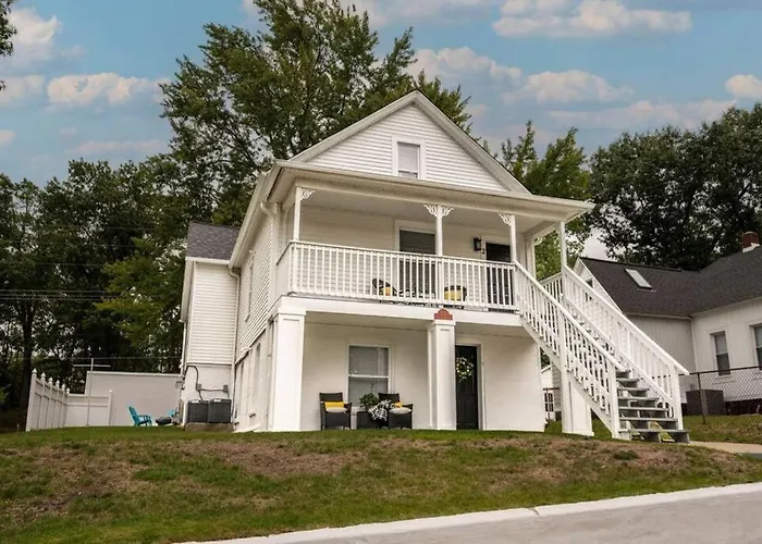 Family Beach Retreat W/Fun Loft Space, Firepit