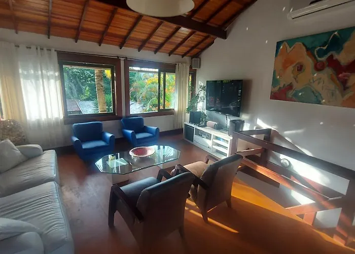 3 Palmeiras Guest Lounge