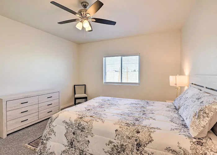 Modern Kingman Vacation Rental, 5 Mi To Dtwn!