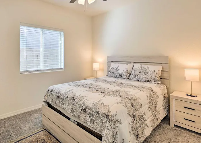 Modern Kingman Vacation Rental, 5 Mi To Dtwn!