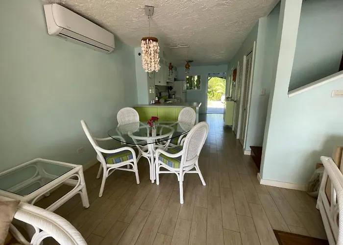 Sunny Villa In The Marina - Excellent Water Views