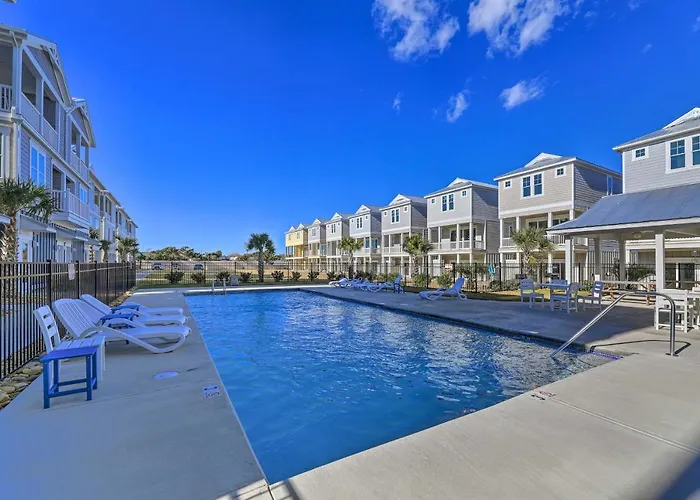 Gorgeous Emerald Isle Getaway: Walk To Beach!