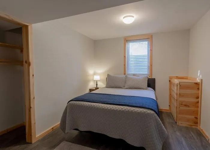 Family Home W/ 2 King, 2 Queen Beds + Game Room