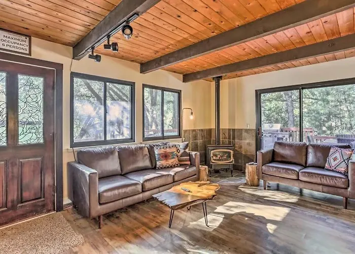 Peaceful Oak Haven Cabin Near Yosemite