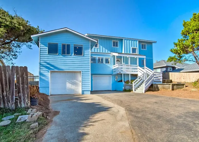 Gold Beach Home W/ Hot Tub, 1/4 Mi To Beach!