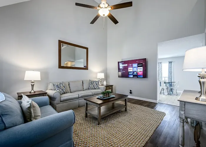 Quiet 4Br Split-Level Near Lakepoint & Hospital