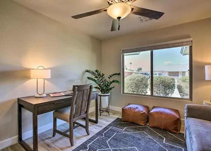 Putting Green, Community Perks: Sun City West Home