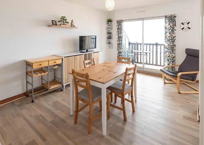 Charmant Appartement Face A La Mer Avec Balcon
