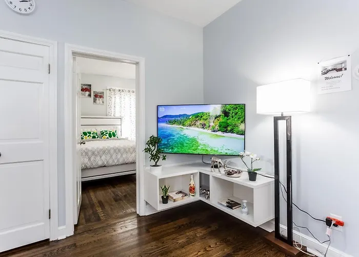 2 Bedroom Apartment Near Bristol Center