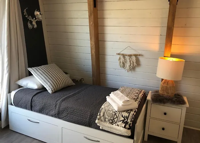 Maison Solange-Red Barn Farmhouse Style- Moonridge