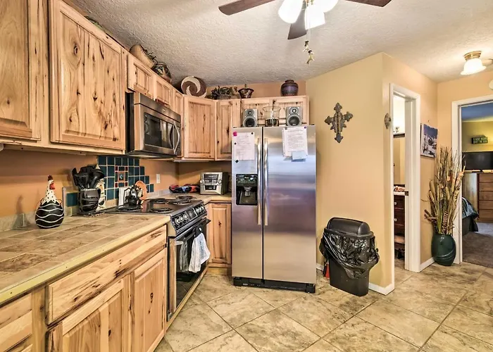 Mountain-View Angel Fire Condo: Walk To Skiing