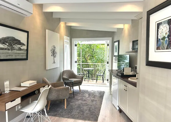 One Oak Guest House