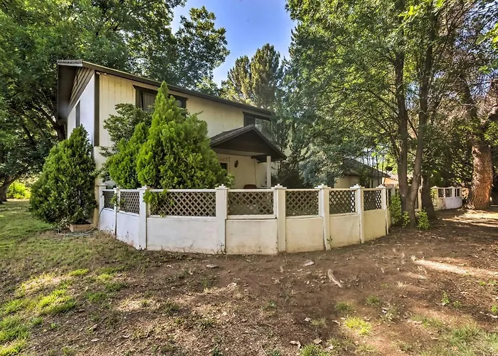 Patio & Yard: Dtwn Cottonwood Home!