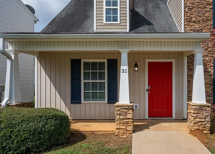 Quiet 4Br Split-Level Near Lakepoint & Hospital