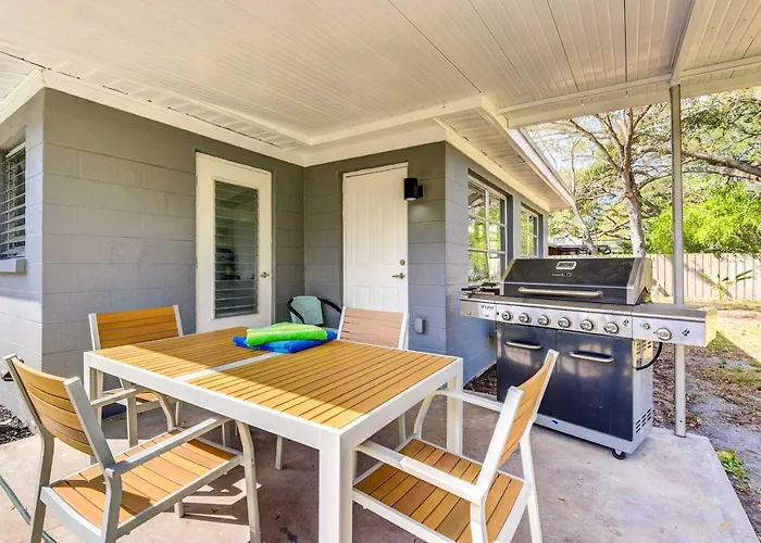 Charming Sarasota Vacation Home Near Downtown