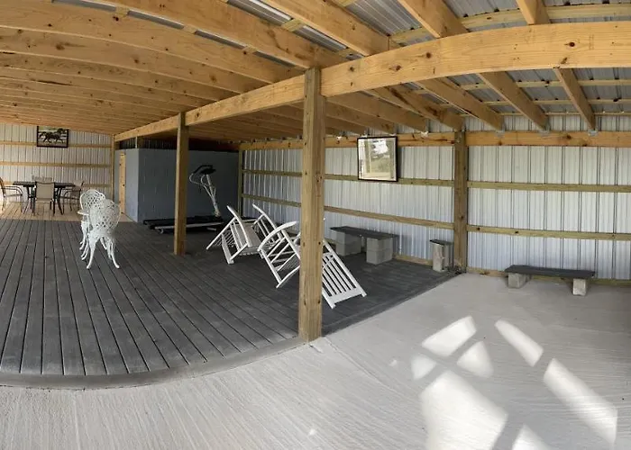 Getaway Country Cottage -Entire House W/ Fireplace