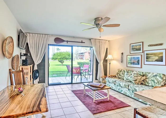 Kaunakakai Escape: Heated Pool & Beach Access