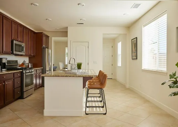 New Upscale House, Tahoe 30-Min W/ Cal King