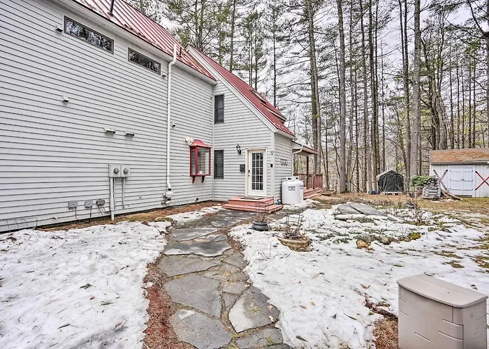 Berkshires Getaway < 1 Mi Skiing & Hiking!