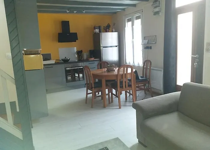 Maison De Ville Avec Patio