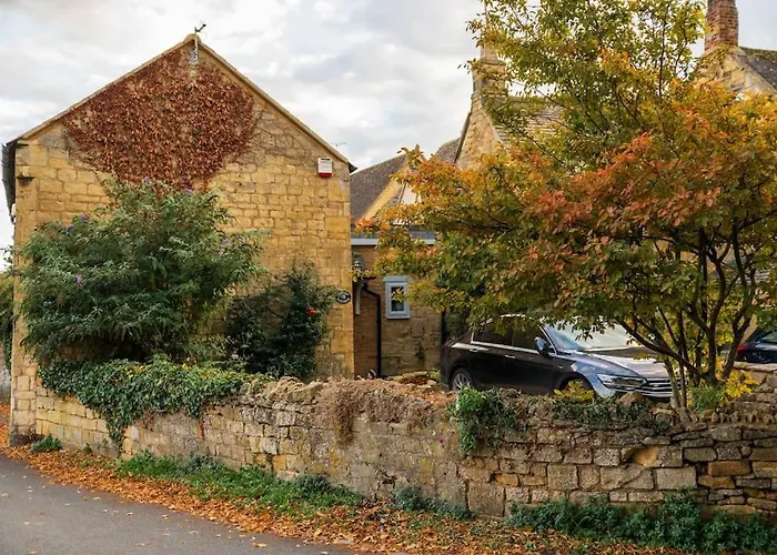Cotswolds Corner Cottage