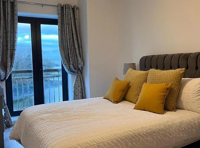 2 Bed Gated Apartment Westport 15 The Anchorage The Quay F28 V342