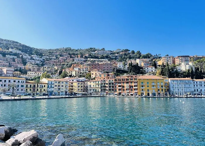 Maddy House - 50 Mt Dal Mare