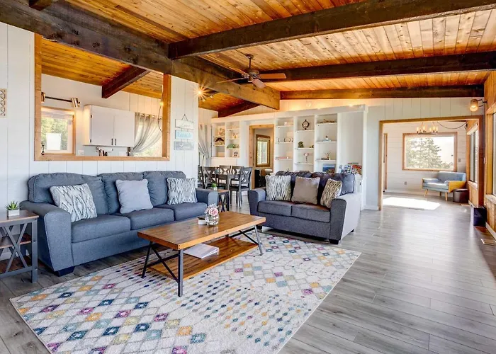 'Ocean Vista' Gold Beach Getaway!